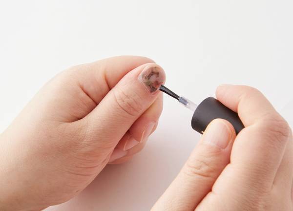 爪先から春を先取り！ すぐマネできるセルフネイル10選