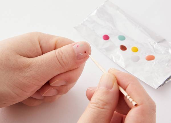 爪先から春を先取り！ すぐマネできるセルフネイル10選