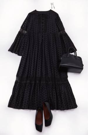 セレモニーにもデイリーにも！ リアルに使える【ブラックワンピース】の着こなし方