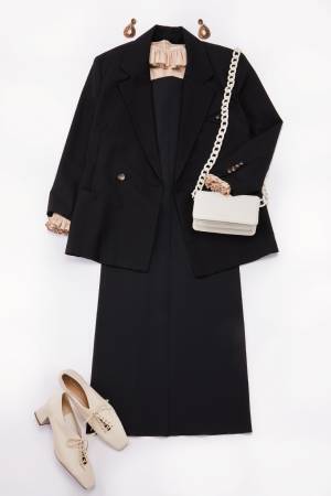 セレモニーにもデイリーにも！ リアルに使える【ブラックワンピース】の着こなし方