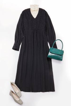 セレモニーにもデイリーにも！ リアルに使える【ブラックワンピース】の着こなし方