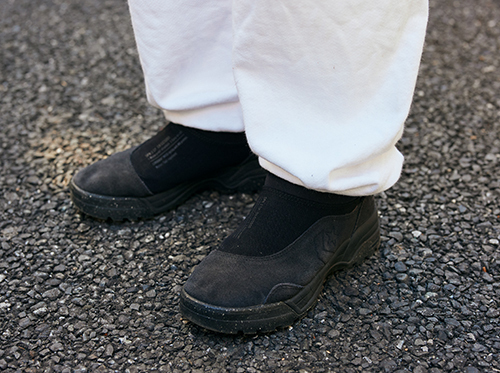 ブラックベースにブラウンを挿したファミリーコーデ