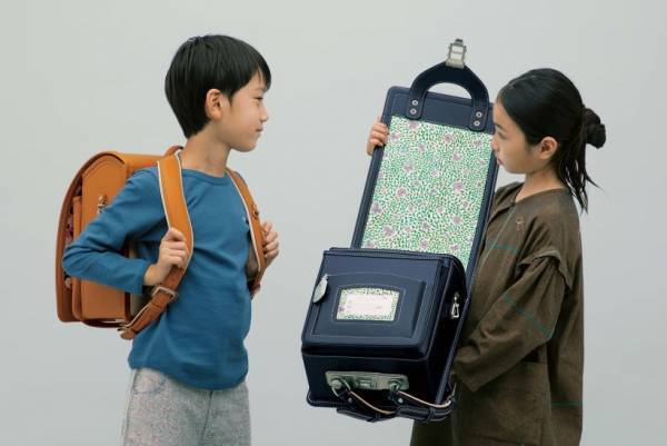 ＜土屋鞄製造所×ミナ ペルホネン＞初のコラボランドセルを発売！