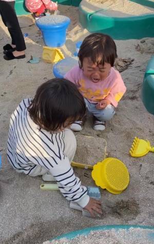 【連載】モデル・武智志穂の沖縄でのんびり双子育児 Vol.18「家族や友人と過ごす愛おしい時間」