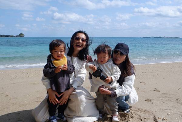 【連載】モデル・武智志穂の沖縄でのんびり双子育児 Vol.18「家族や友人と過ごす愛おしい時間」