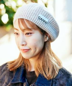 柄アイテムを主役にしたブラウン×グリーンの冬コーデ