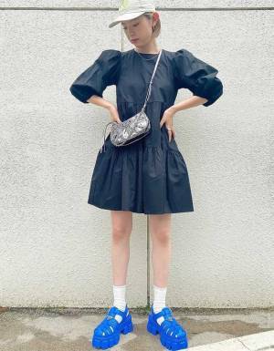 【着脱ラクチンなおしゃれシューズ5選】 両手がふさがってても問題なし！