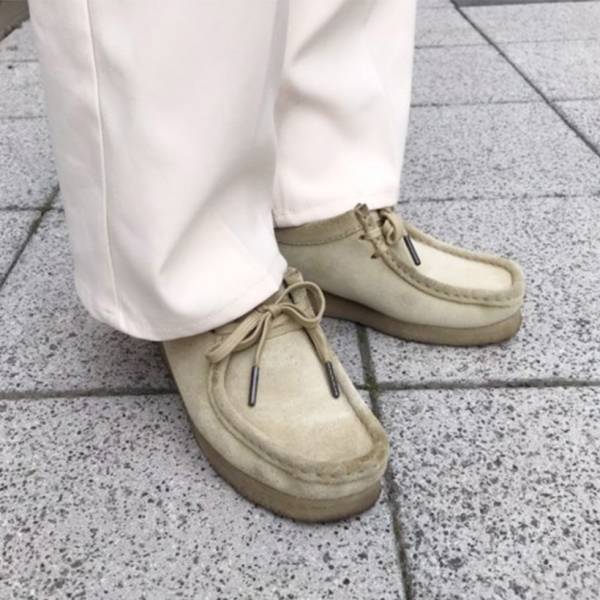 【着脱ラクチンなおしゃれシューズ5選】 両手がふさがってても問題なし！