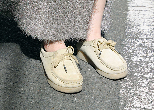 クリアメガネがおしゃれ見え！ ブルーをシェアした春のお出かけコーデ♪