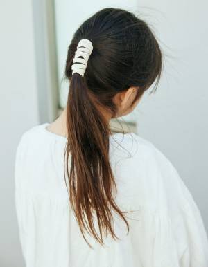 ピンク×ホワイトでフェミニンに♡ モヘアニットでやわらか春コーデ