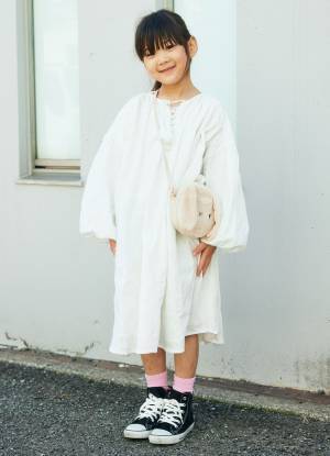 ピンク×ホワイトでフェミニンに♡ モヘアニットでやわらか春コーデ