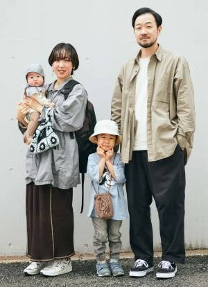 ブルーグレーがこなれ見え。ストリートMIXの休日カジュアルコーデ