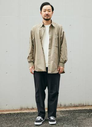 ブルーグレーがこなれ見え。ストリートMIXの休日カジュアルコーデ