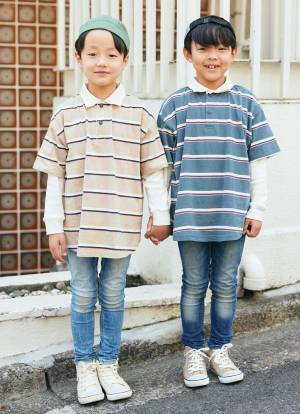 シアートップスで旬度アップ。白ワンピと合わせて爽やかに