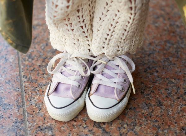 レースをカジュアルに着こなし。ミリタリーMIXの甘辛コーデ