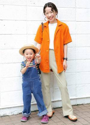 ジューシーなオレンジが主役！ キッズはデニムサロペで夏気分を満喫♪