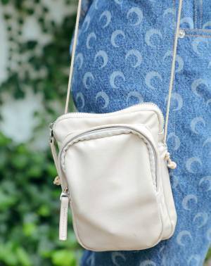 ロックTシャツでクールに！ デニム×スニーカーで動ける夏コーデ