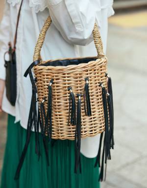 レースをシェアしてエレガンスに。グリーンを投入して旬度もアップ！