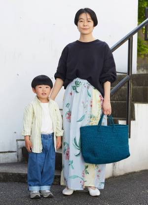 ブルー×イエローでカラーリンク♪ ボタニカル柄のスカートが涼し気で◎