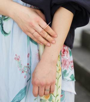 ブルー×イエローでカラーリンク♪ ボタニカル柄のスカートが涼し気で◎