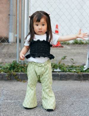 【おしゃれすぎるキッズたちの夏SNAP 9選 】ハッピーな色柄がおしゃれのカギを握る！