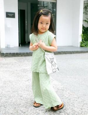 【おしゃれすぎるキッズたちの夏SNAP 9選 】ハッピーな色柄がおしゃれのカギを握る！