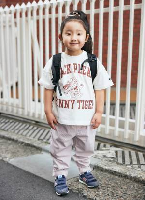 リュックをシェアしてお出かけに♪ 外遊びにぴったりのアクティブコーデ