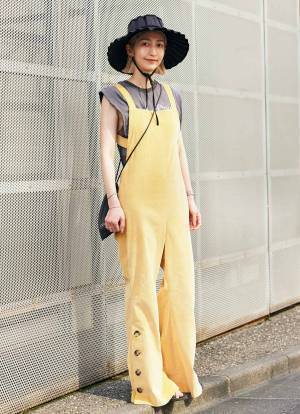 イエローのオーバーオールが夏らしい♪ ラクチン上質カジュアルコーデ