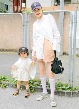 【今どき親子のホワイトコーデ】キャップをシェアして仲良し度アップ！