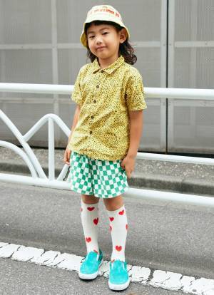 柄や派手色アイテムはこう取り入れる！失敗しない柄×派手色コーデ術