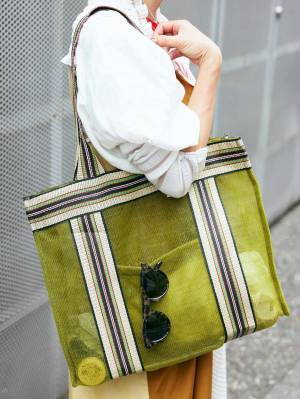 柄や派手色アイテムはこう取り入れる！失敗しない柄×派手色コーデ術