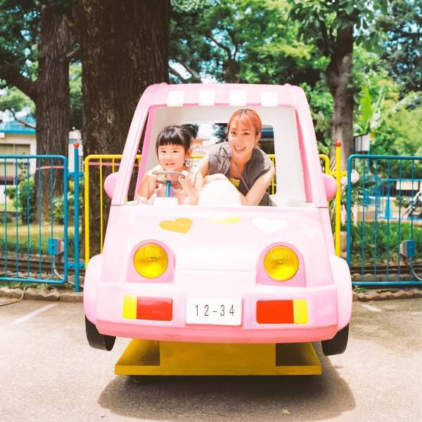 何気ない日常をフィルムカメラに。写真館＆動物園でファミリーフォト撮影
