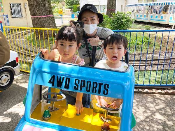 何気ない日常をフィルムカメラに。写真館＆動物園でファミリーフォト撮影