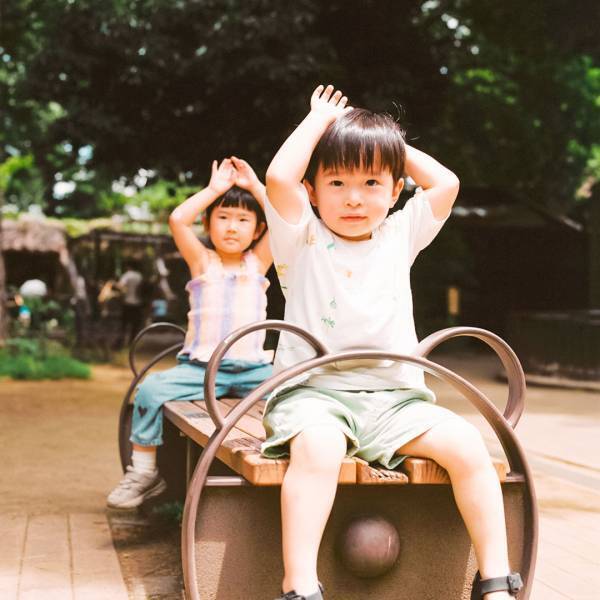 何気ない日常をフィルムカメラに。写真館＆動物園でファミリーフォト撮影