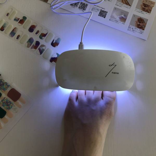 自宅で簡単セルフジェルネイル！子育てママにも使いやすいシールタイプを使った感想。