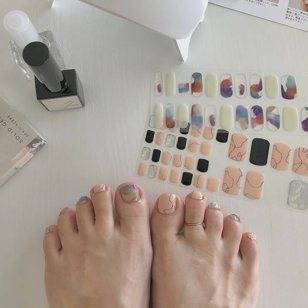 自宅で簡単セルフジェルネイル！子育てママにも使いやすいシールタイプを使った感想。