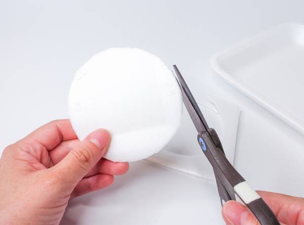 【簡単】水遊びにピッタリの手作りおもちゃ。ヨットや輪投げなど親子で作ろう♪