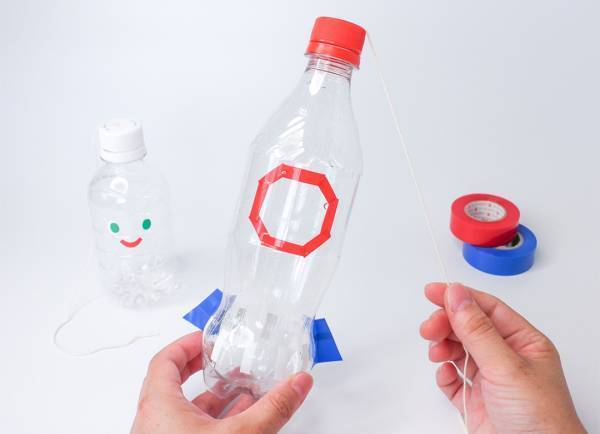 【簡単】水遊びにピッタリの手作りおもちゃ。ヨットや輪投げなど親子で作ろう♪