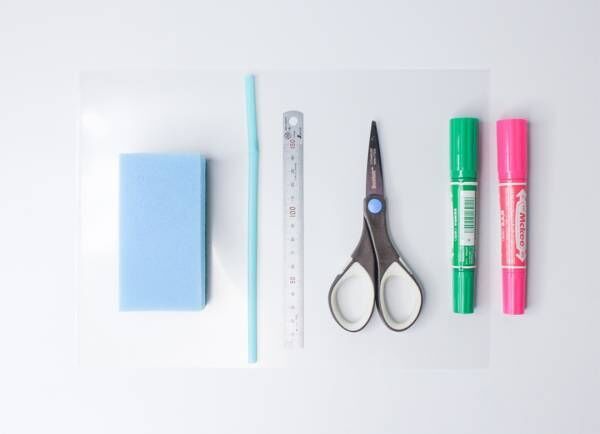 簡単 水遊びにピッタリの手作りおもちゃ ヨットや輪投げなど親子で作ろう 22年7月30日 ウーマンエキサイト 1 3 簡単 水遊びにピッタリの手作りおもちゃ ヨットや輪投げなど親子で作ろう 22年7月30日 ウーマンエキサイト 1 3