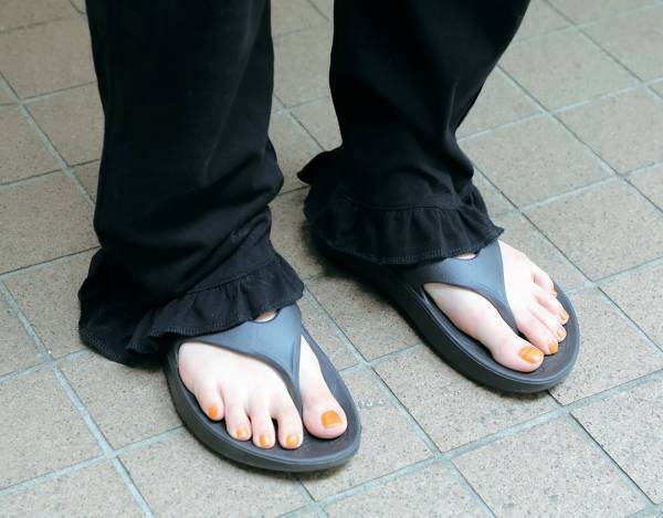 夏に映えるブラックコーデ！ ママはオールインワンでラクチンおしゃれ♪