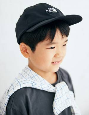 プリントTシャツはこう着る！麦わらハット＆チアフルカラーを合わせて夏ムード♪