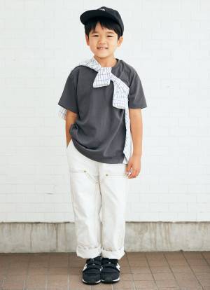 プリントTシャツはこう着る！麦わらハット＆チアフルカラーを合わせて夏ムード♪