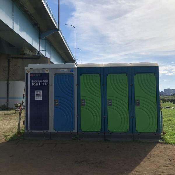 夏休みにピッタリ！駅から徒歩圏内。都内にある水遊びで賑わう公園をご紹介