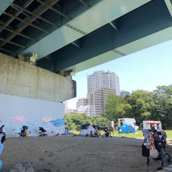 夏休みにピッタリ！駅から徒歩圏内。都内にある水遊びで賑わう公園をご紹介