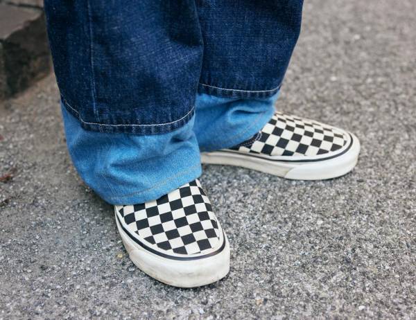 チェッカー柄をさりげなくリンク♪ママのスニーカー＆キッズのパンツでなかよし度アップ！