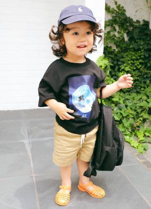 ギャップのパンツが万能♪ プリントTシャツと合わせたおしゃれなキッズコーデ