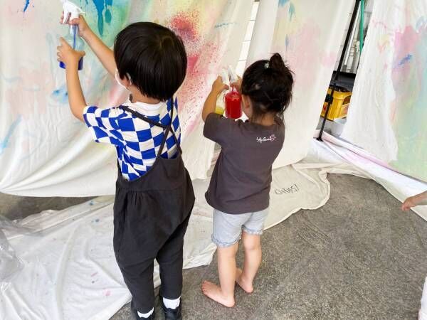 汚れなんて気にしない！ 創造力を育む、子ども向けの「Art Workshop」をご紹介♪