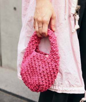 失敗しないカラーリンクコーデ！淡いピンク×ブラックがめっちゃ可愛い♡