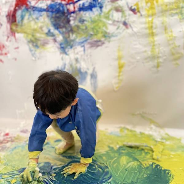 子どもの可能性を広げる「レッジョ・エミリア式」アートワークショップ体験レポート♪