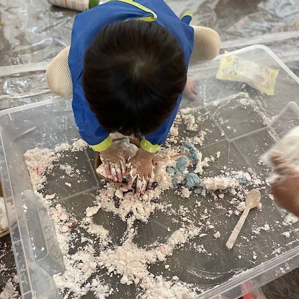 子どもの可能性を広げる「レッジョ・エミリア式」アートワークショップ体験レポート♪